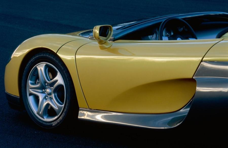 Детали экстерьера Renault Sport Spider 1995 года  (фото 57 из 76)